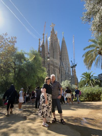 Photoshoot at Sagrada Familia, Barcelona in Barcelona — photo by Rodrigo Sylwan, Smiler