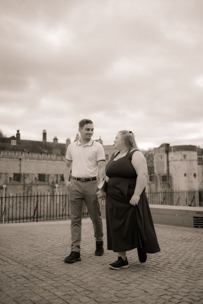 Romantic photoshoot for couples in London — photo by Ahtesham Adalat Adalat, Smiler