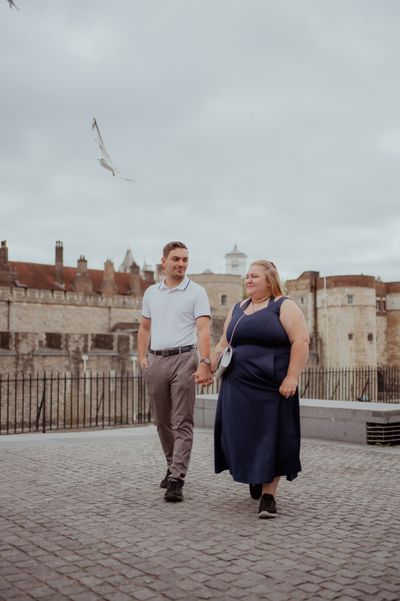 Romantic photoshoot for couples in London — photo by Ahtesham Adalat Adalat, Smiler