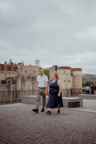 Romantic photoshoot for couples in London — photo by Ahtesham Adalat Adalat, Smiler