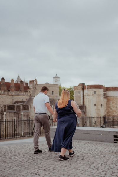 Romantic photoshoot for couples in London — photo by Ahtesham Adalat Adalat, Smiler