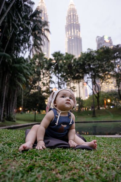 Photoshoot at Petronas Towers, Kuala Lumpur in Kuala Lumpur — photo by Satyaseelan Sivam, Smiler