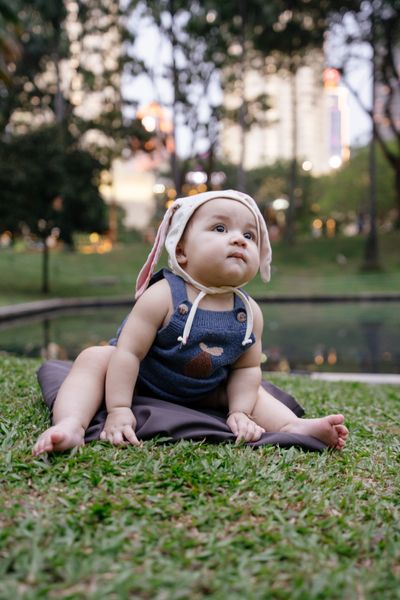 Photoshoot at Petronas Towers, Kuala Lumpur in Kuala Lumpur — photo by Satyaseelan Sivam, Smiler