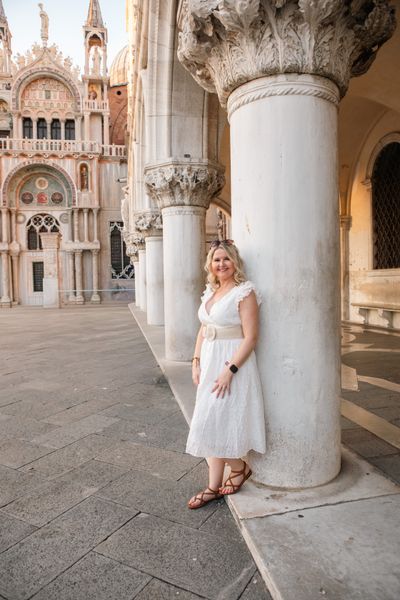 Photoshoot at the Piazza San Marco, Venice in Venice — photo by K Yellow, Smiler
