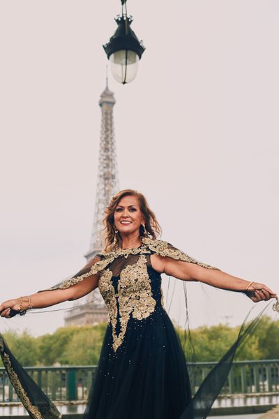 Eiffel Tower Photoshoot in Paris in Paris — photo by Romain B, Smiler