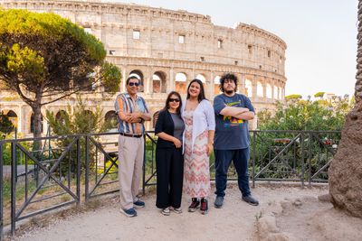 Professional photoshoot at the Colosseum in Rome — photo by Valentina Fusiello, Smiler