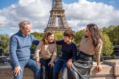 Eiffel Tower Photoshoot in Paris in Paris — photo by Kouss AMOURA, Smiler