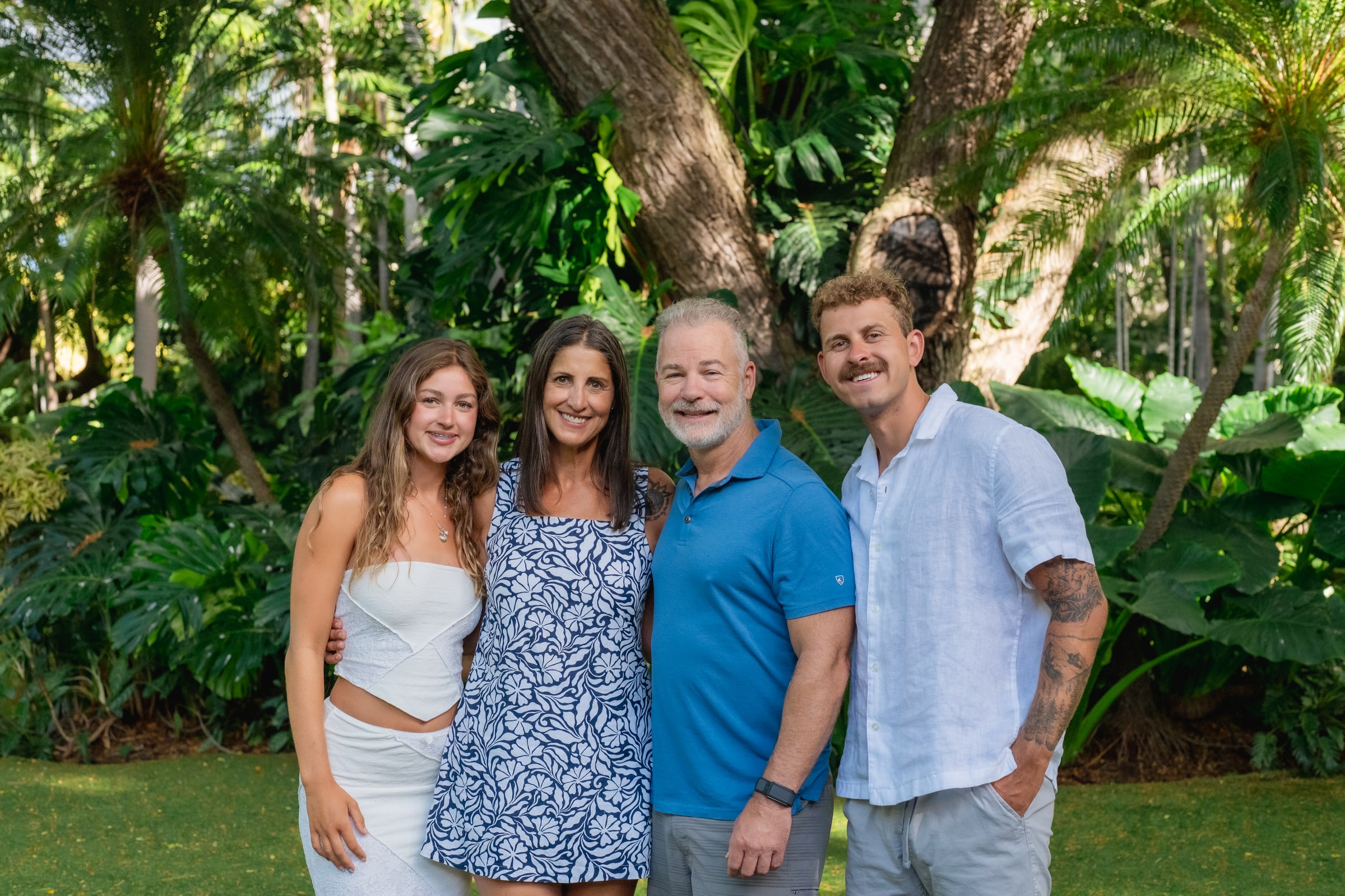 Honolulu family photoshoot, photo by Lori Palsrok