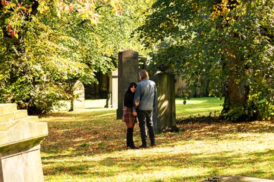 Romantic photoshoot for couples in Edinburgh — photo by Melissa Clark, Smiler