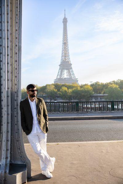 Eiffel Tower Photoshoot in Paris in Paris — photo by Bojan Stanković, Smiler