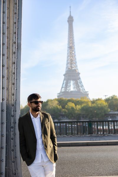 Eiffel Tower Photoshoot in Paris in Paris — photo by Bojan Stanković, Smiler
