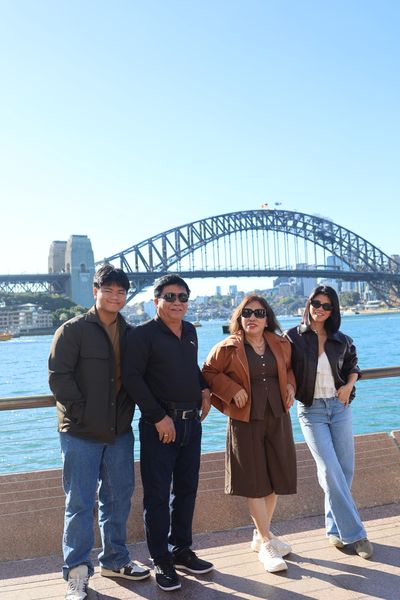 Photoshoot at Sydney Iconic Sights, Sydney in Sydney — photo by Zach Deng, Smiler