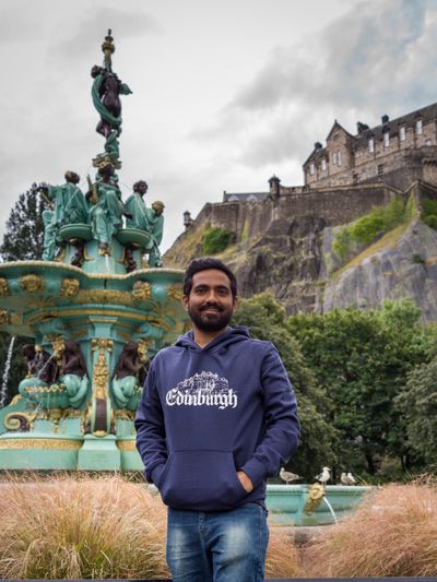 Photoshoot in Edinburgh in Edinburgh — photo by James Armandary, Smiler