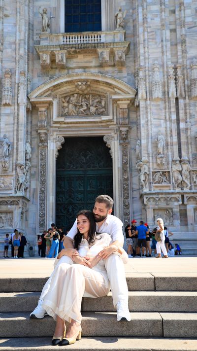 Professional photoshoot at Milan Duomo in Milan — photo by Nima Zare, Smiler