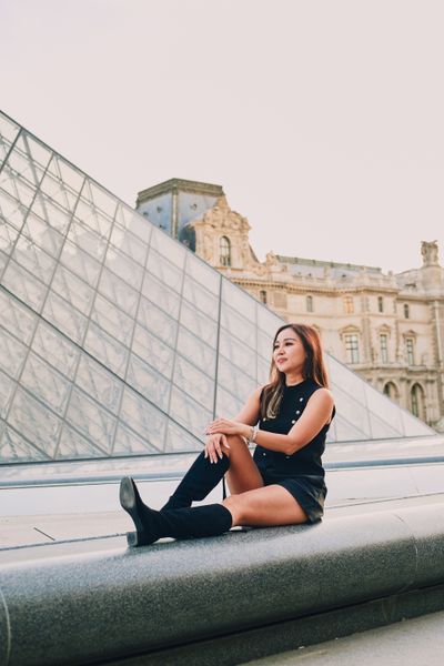 Louvre Photoshoot in Paris in Paris — photo by Romain B, Smiler