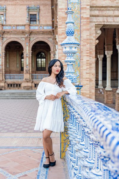 Professional photoshoot at Plaza de España by local Seville photographer in Sevilla — photo by Estefania Ruiz, Smiler