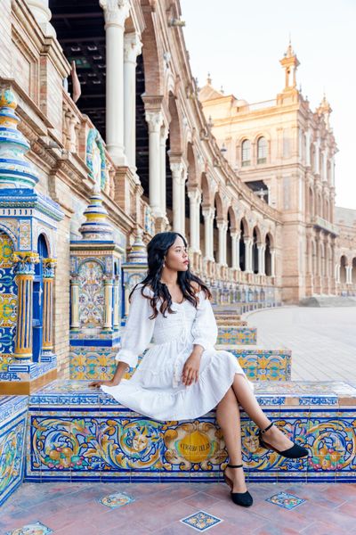 Professional photoshoot at Plaza de España by local Seville photographer in Sevilla — photo by Estefania Ruiz, Smiler