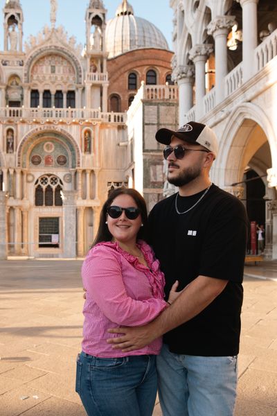 Professional photoshoot at the Piazza San Marco in Venice in Venice — photo by K Yellow, Smiler