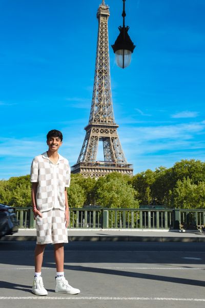 Dhiroshan — Eiffel Tower Photoshoot in Paris · 2 days ago — photo by Sami Photography, Smiler
