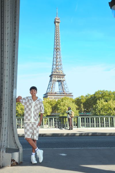 Eiffel Tower Photoshoot in Paris in Paris — photo by Sami Photography, Smiler