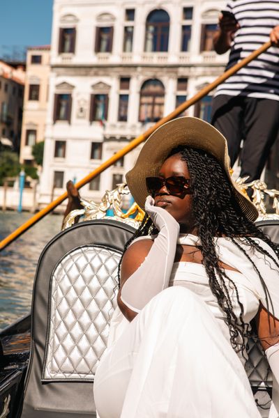 Photoshoot in Venice in Venice — photo by K Yellow, Smiler