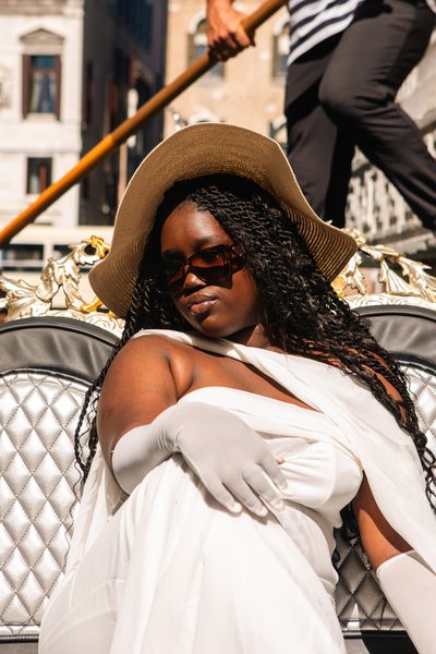 Photoshoot in Venice in Venice — photo by K Yellow, Smiler
