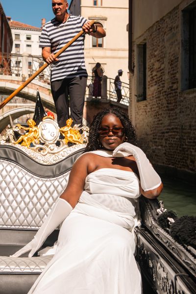 Photoshoot in Venice in Venice — photo by K Yellow, Smiler