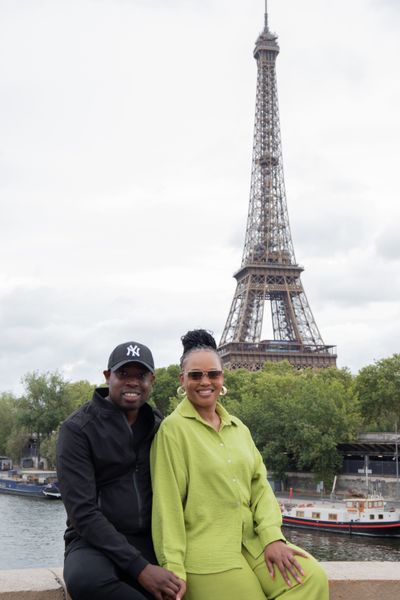 Eiffel Tower Photoshoot in Paris in Paris — photo by Moments in Paris, Smiler