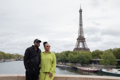 Eiffel Tower Photoshoot in Paris in Paris — photo by Moments in Paris, Smiler