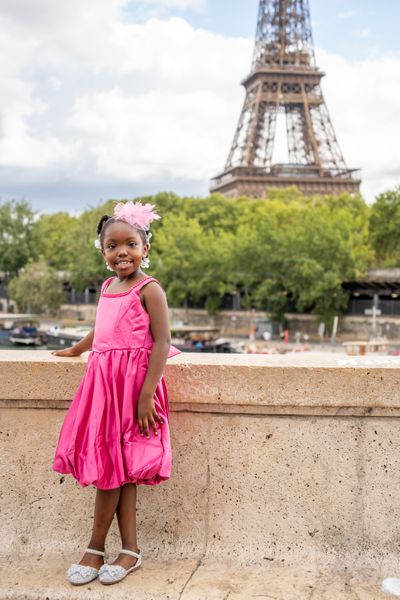 Eiffel Tower Photoshoot in Paris in Paris — photo by Kouss AMOURA, Smiler