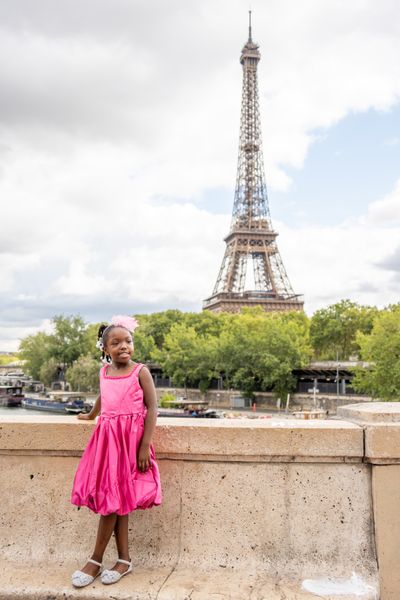 Eiffel Tower Photoshoot in Paris in Paris — photo by Kouss AMOURA, Smiler