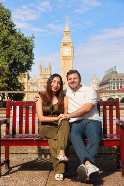 Private landmark tour with professional photographer in London — photo by S REDDY, Smiler