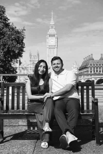 Private landmark tour with professional photographer in London — photo by S REDDY, Smiler