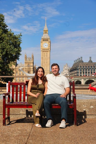 Private landmark tour with professional photographer in London — photo by S REDDY, Smiler