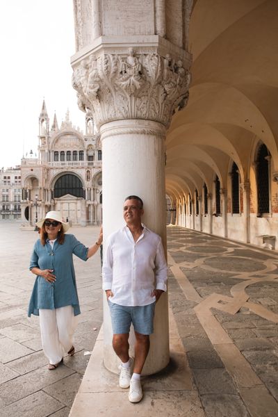 Professional photoshoot at the Piazza San Marco in Venice in Venice — photo by K Yellow, Smiler
