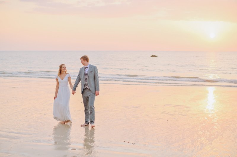 1 Hrs Engagement Photoshoot at Phuket